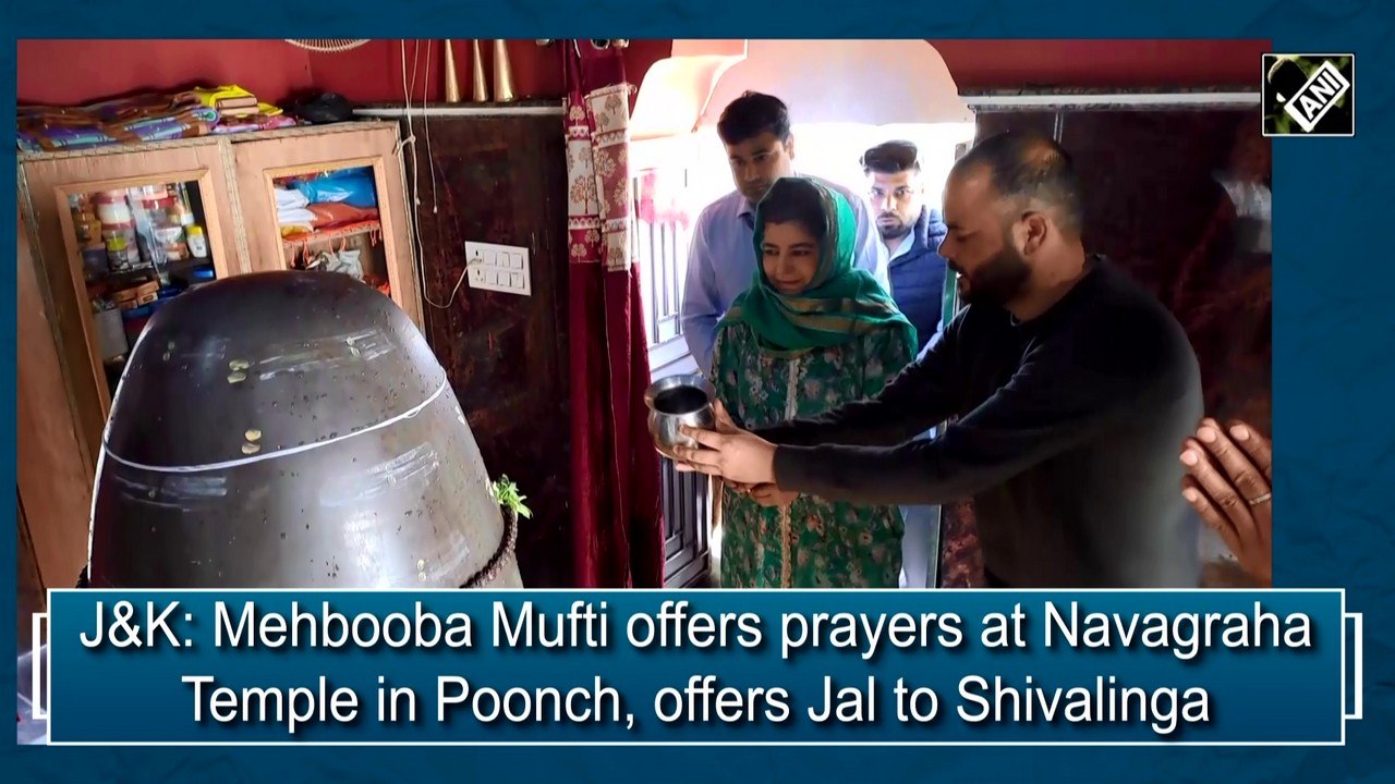 Mehbooba Mufti offers prayers at Navagraha Temp...