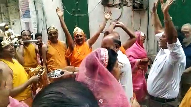 तीर्थंकर आदिनाथ भगवान के जन्म व तप कल्याणक महोत्सव पर निकाली शोभायात्रा