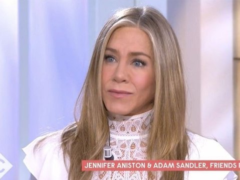 C à vous : Elle n'a plus aucune expression , les internautes choquée par le visage de Jennifer Aniston !