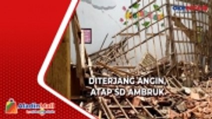 Hujan Angin Menerjang, Atap Kelas di SDN 3 Sukagumiwang Indramayu Ambruk