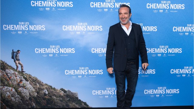 VOICI - J'assume mes fils, j'assume mes filles : Jean Dujardin se confie comme rarement sur ses quatre enfants