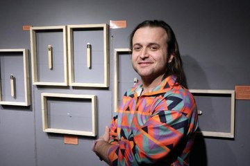 DOKTORUN YARA BANDI, HAPLI MİKRO RESİM SERGİSİ; ESERLER BÜYÜTEÇLE GÖRÜLEBİLİYOR