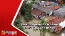 Gegara Gang Sempit, Petugas Relawan Bencana Kesulitan Evakuasi Warga Cikarang yang Terjebak Banjir