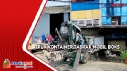 Truk Kontainer Tabrak 2 Kendaraan dan Kafe di Ancol Barat, Dua Luka Parah