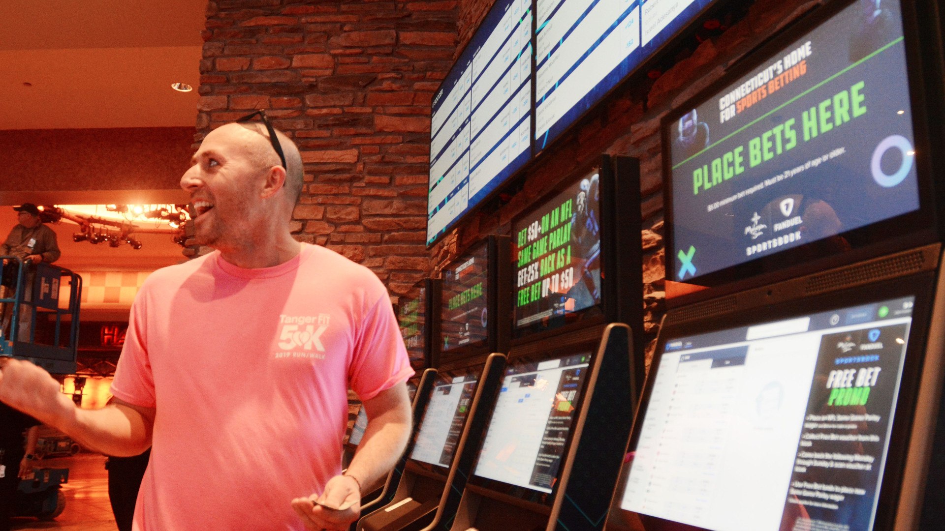 Mobile Sports Gambling Is Live In Massachusetts!
