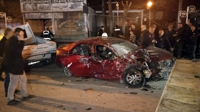 Afyonkarahisar’daki feci kaza: 1 ölü, 4 yaralı