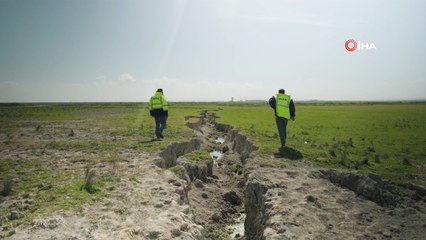 Depremin büyüklüğünü gözler önüne serdi... Kilometrelerce uzanan fay kırığı görüntülendi