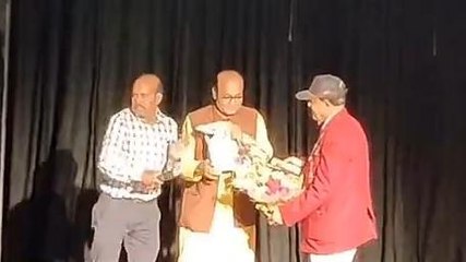 দঃদিনাজপুরঃ জাতীয় নাট্য উৎসবের মঞ্চে অর্জুন পুরস্কার প্রাপ্ত খেলোয়াড়কে সংবর্ধনা