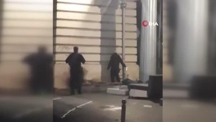 Fransız polisi sığınmacıların battaniyelerine göz yaşartıcı gaz sıktı