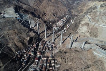 BARAJ SULARININ DAYANDIĞI İLÇE, DÖNÜŞÜMLE 'HAYALET ŞEHİR' OLDU