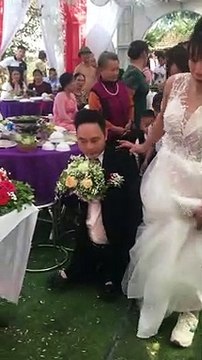 Cảm động lễ cưới cặp đôi khiếm khuyết: Thương nhau bù nhưng phần chưa toàn vẹn
