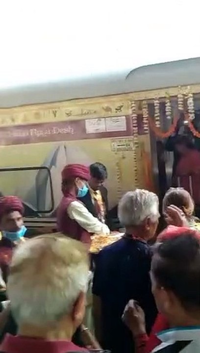 भारत गौरव ट्रेन: उत्साह से रवाना हुए यात्री