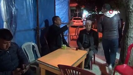 Deprem bölgesinde ilginç görüntü: Kahveyi ''refüje'' taşıdı