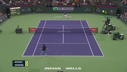 Medvedev eases past Nakashima for 15th straight win