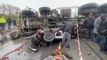 Sultagazi’de beton mikseri otomobilin üzerine devrildi: 2 yaralı