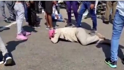 दतिया: कार चालक ने बाइक सवार को रौंदा, मोटर साइकिल के उड़े परखच्चे