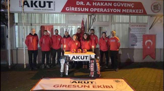 Depremde 12 kişiyi enkazdan sağ çıkaran Giresun AKUT ekibi yaşadıkları o anları anlattı