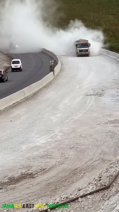 China vs American trucks  #truck #truckdriver