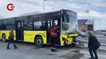 Sultangazi'de İETT otobüsü bariyerlere çarptı: Yaralılar var