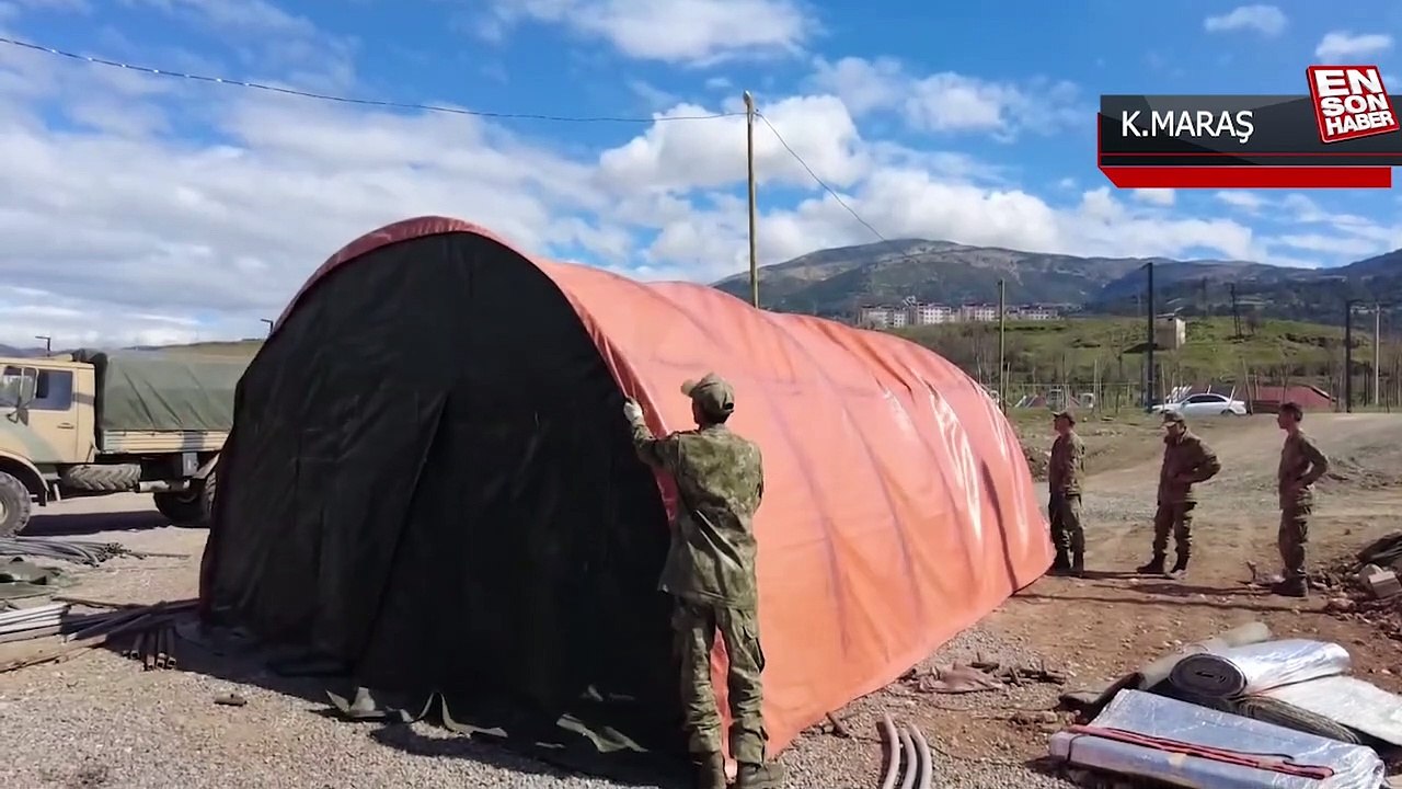 Mehmetçik deprem bölgesinde çadır kurmaya devam ediyor