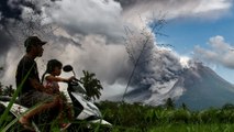 Indonésie : un gigantesque nuage de cendres menace des villages après le réveil du volcan Merapi