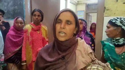 महिला अस्पताल की गैलरी में हुआ प्रसव,,,देखें वीडियो