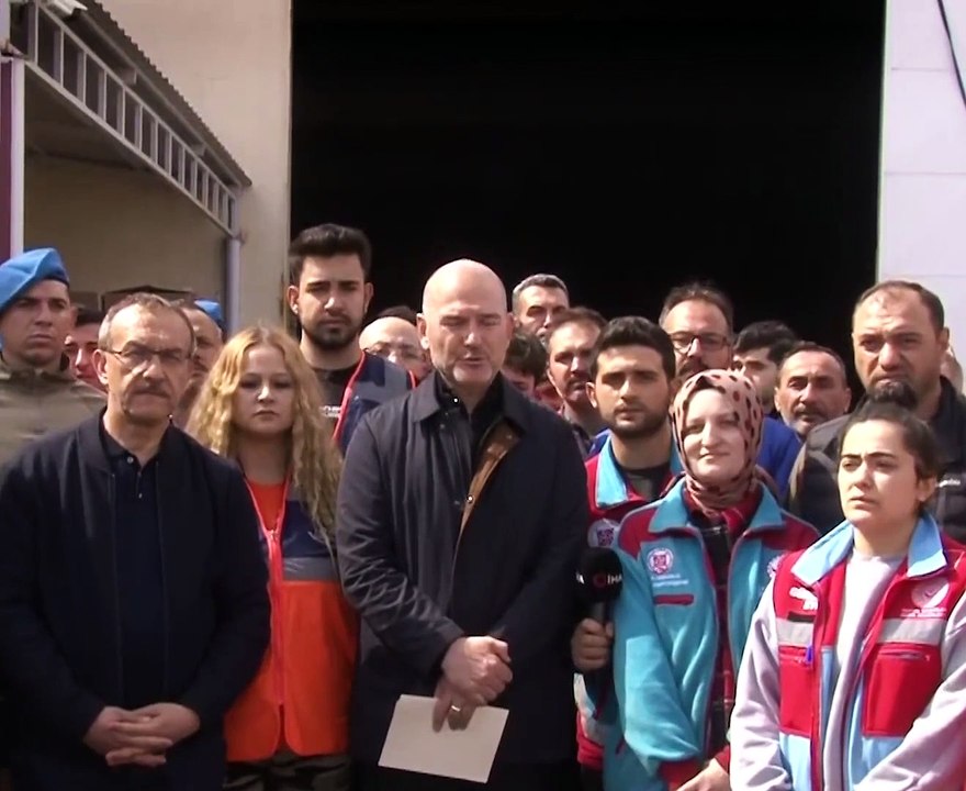 Bakan Süleyman Soylu'dan vatandaşlara yardım ça...