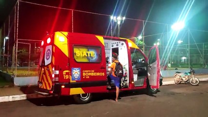 Rapaz sofre luxação no tornozelo durante atividade física