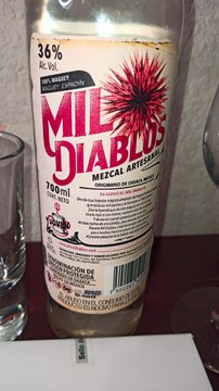 botella de mezcal mil diablos denominacion de origen oaxaca mexico uno de los mejores licores de mexico