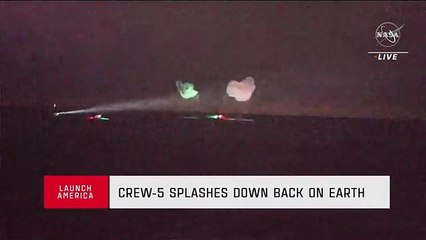 عودة الكبسولة "كرو دراغون" من مهمة في الفضاء