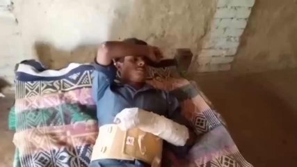 शाहजहांपुर:शराब बेचने से मना करने पर दबंगों ने फावड़े से हमलाकर युवक को किया घायल