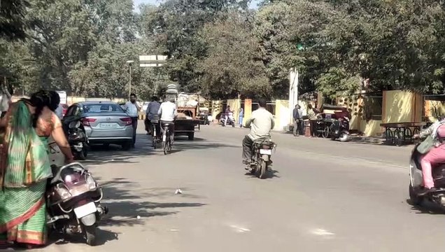 18 हजार ठेले-पसरे खा गए शहर के फुटपाथ-पार्किंग