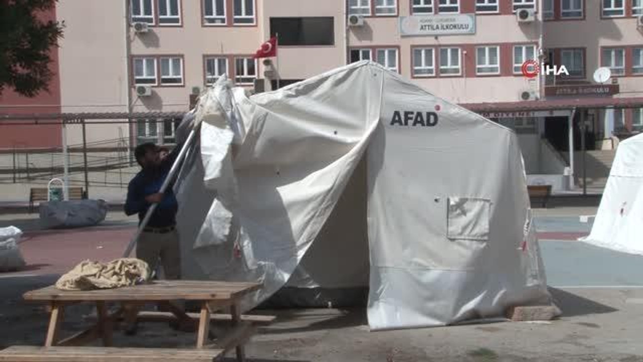 Okullarda 13 Mart hazırlığı: Çadırlar kaldırılıyor