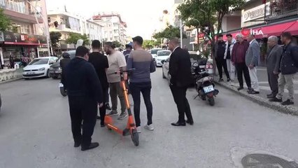 Scooter ile motosiklet çarpıştı: Motosikletteki 2 kişi yaralandı