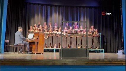 Balıkesirli öğrencilerden oluşan koro 12. Roma Müzik Festivali'nde Türkiye'yi temsil etti