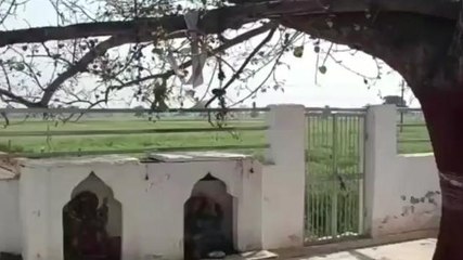 फिरोजाबाद: मंदिर के ताले तोड़ चोर ले गए नगदी और मंदिर में लगे घंटे