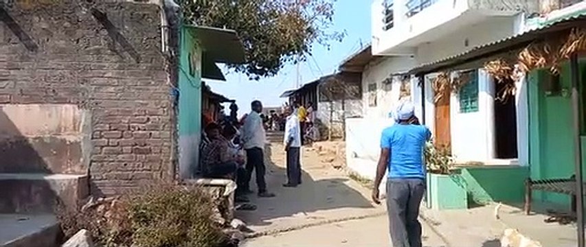 Video: Hanged himself by strangling his wife and three daughters