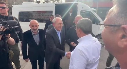 Kemal Kılıçdaroğlu, Konak Belediyesi'nin Kahramanmaraş'ta Kurduğu Çadırkenti Ziyaret Etti: "Demokratik, Çağdaş ve Güzel Bir Türkiye'yi Hep Birlikte...