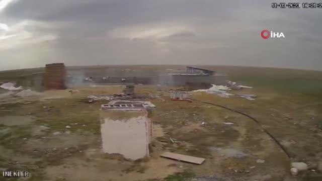 Alev alev yanan saman balyaları kameraya yansıdı