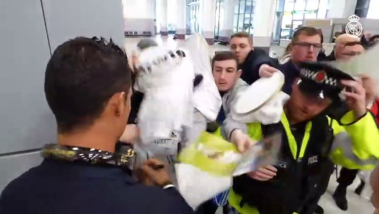 Manchester goes wild for Cristiano Ronaldo!