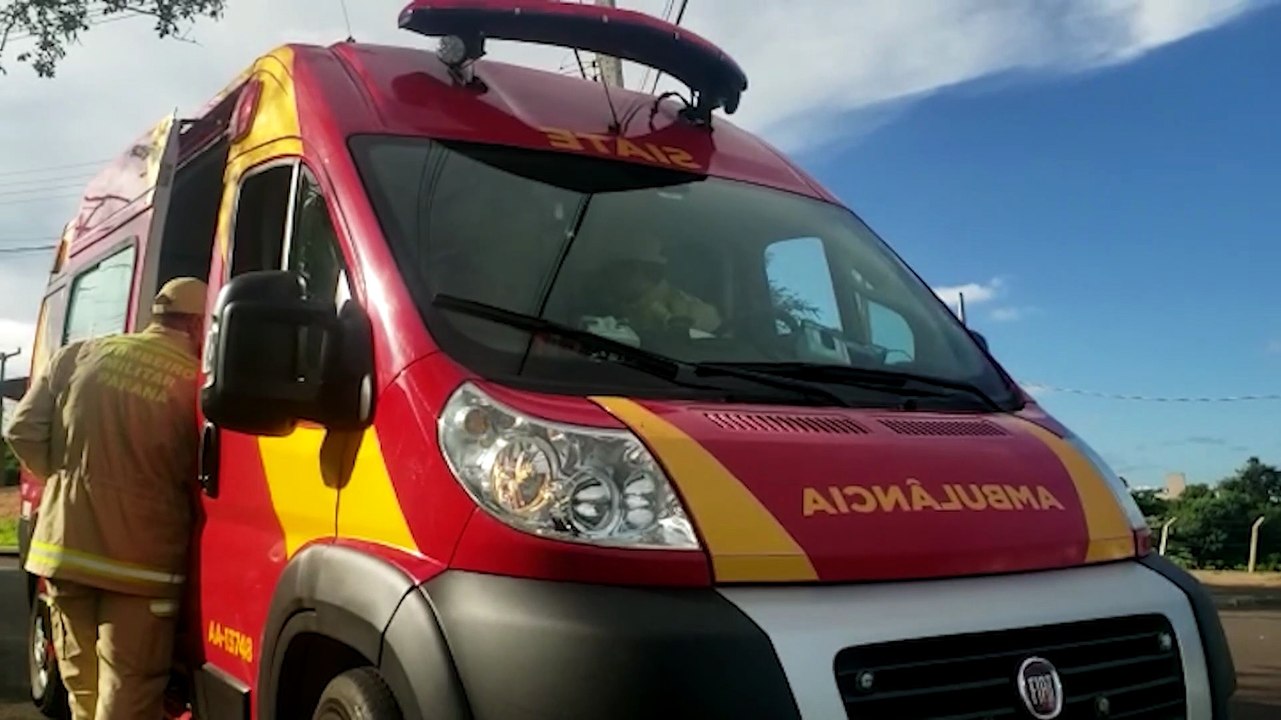Adolescente fica ferida ao sofrer queda de pati...