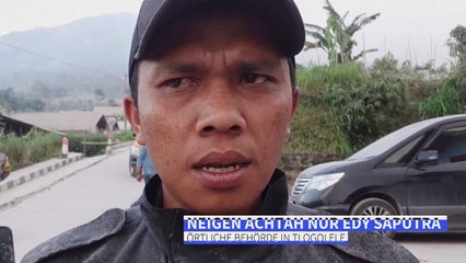 Alles grau: Merapi bedeckt indonesisches Dorf mit Asche