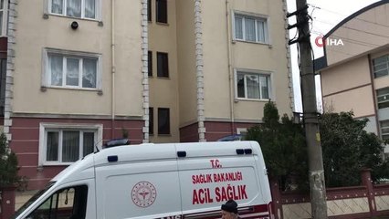 Eve gelince annesinin cansız bedeniyle karşılaştı