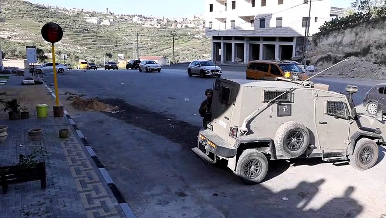 الجيش الاسرائيلي يعلن أنه قتل ثلاثة فلسطينيين م...