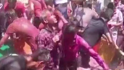 आजादी से चली आ रही परंपरा : पंचमी पर कड़ाव में हुआ रंगों का शाही स्नान