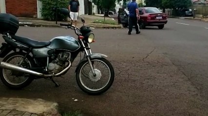 Acidente entre carro e moto é registrado no Parque São Paulo