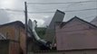 Avião cai e atinge duas casas em BH