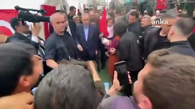 Hatay'da depremzede genç Erdoğan'a seslendi: 'Üniversiteleri açın, yüz yüze eğitim istiyoruz'