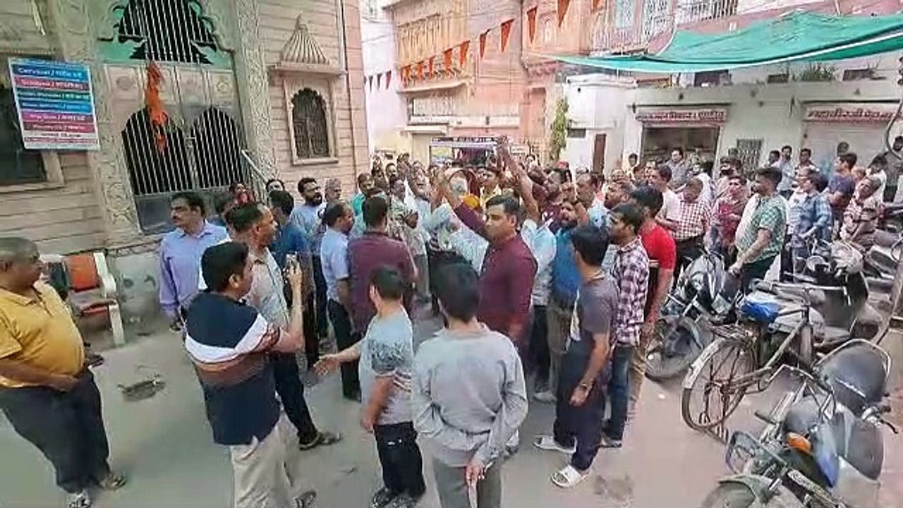 भजनों की बहती सरिता में नगरसेठ बंशीवाला भी होरी के रंग में रंगे