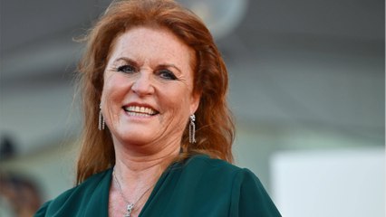 GALA VIDEO - Sarah Ferguson se lâche ! Elle drague en direct à la télévision